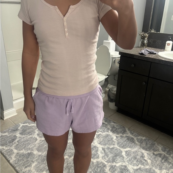 Brandy Melville shirt - Picture 2 of 2